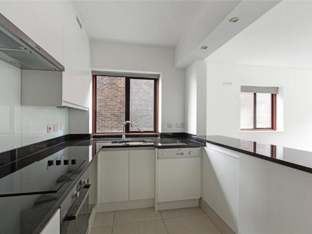 Danes Court, 1 3 St. Edmund's. 2 bed apartment to rent £3,650 pcm £842 pw