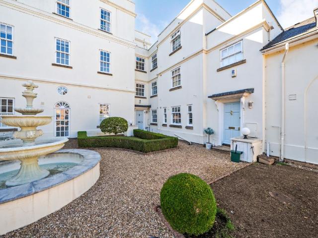 Danesbury Park, North Ride, Welwyn AL6, 4 bed town house to rent, £3,000 pcm | PrimeLocation