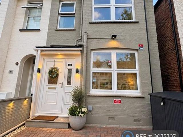 Danesbury Road, Feltham, TW13 5 bed semi detached house to rent £2,800 pcm £646 pw