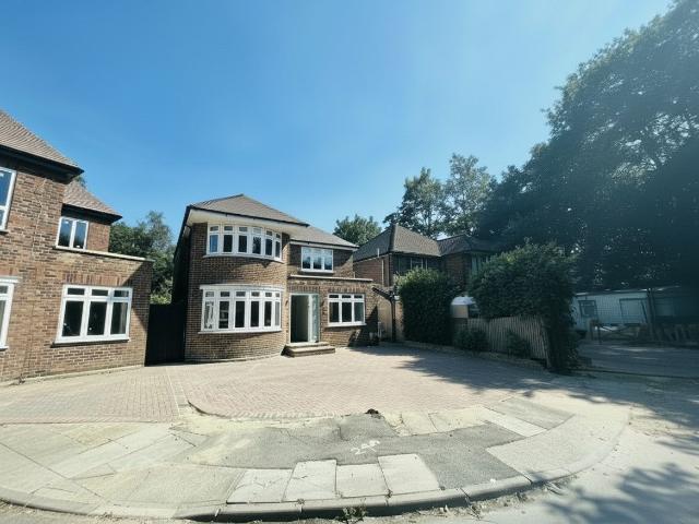 Danescroft Gardens, London NW4, 6 bed detached house to rent, £6,000 pcm | PrimeLocation