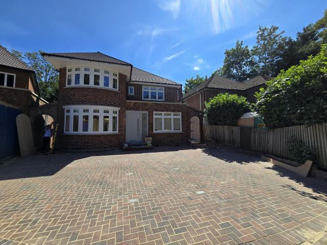 Danescroft Gardens NW4, 6 bed detached house to rent, £6,500 pcm | PrimeLocation