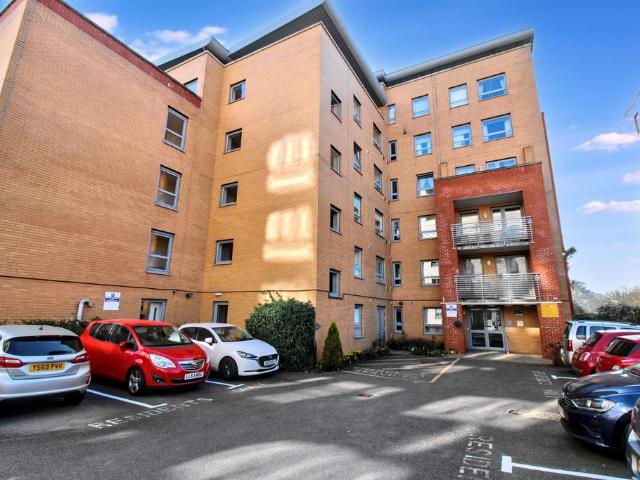 Danestrete, Stevenage SG1 1 bed apartment to rent £1,200 pcm £277 pw