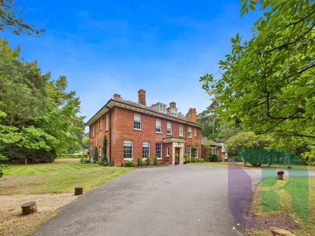 Daneswood, Aspley Heath MK17, 2 bed flat to rent, £2,300 pcm | PrimeLocation