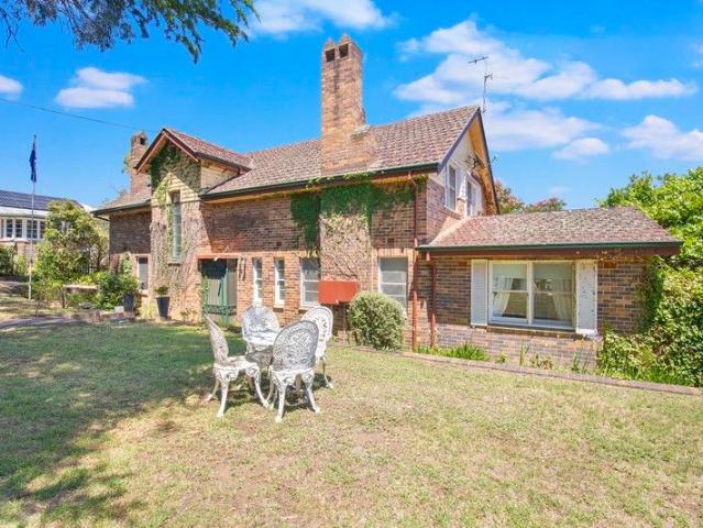 Dangarsleigh A stunning family Blue Brick Residence