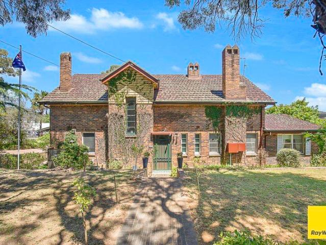 Dangarsleigh Timeless Character Exceptional Space Enviable Location