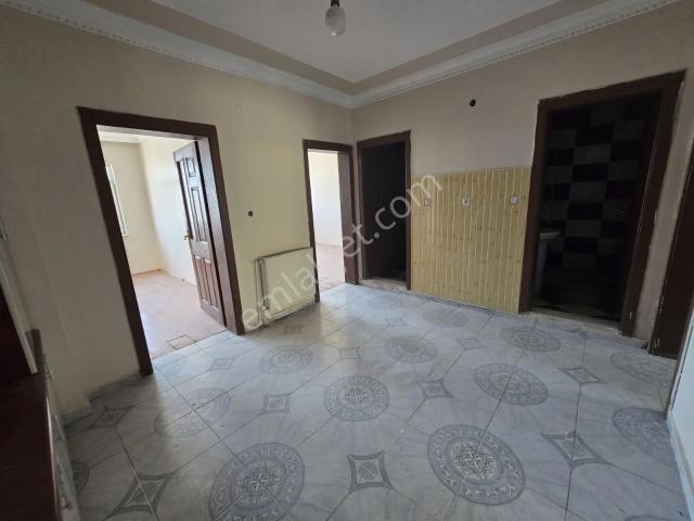Danişmend Gazi De Kiralik 3 Odalı Daire Kombili