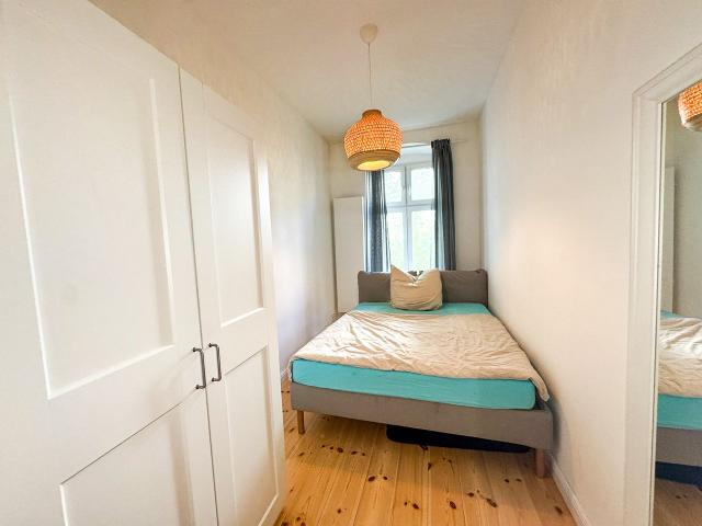 'DANIEL' a charming apartment in the popular Wilmersdorf neighborhood, Berlin Amsterdam Apartments for Rent