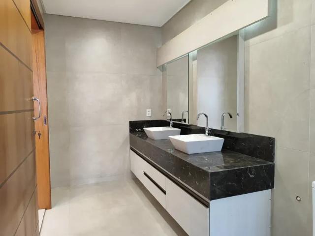 DANIEL Alugo casa residencial e comercial no Santa Isabel