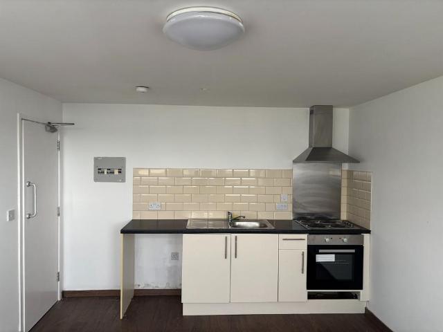 Daniel House, 31 Trinity Road. 1 bed flat to rent £565 pcm £130 pw