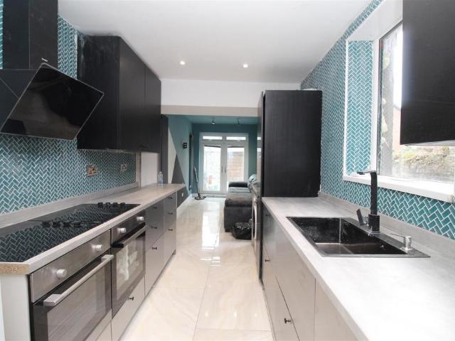 Daniel Street, Cardiff CF24 6 bed house to rent £3,690 pcm £852 pw