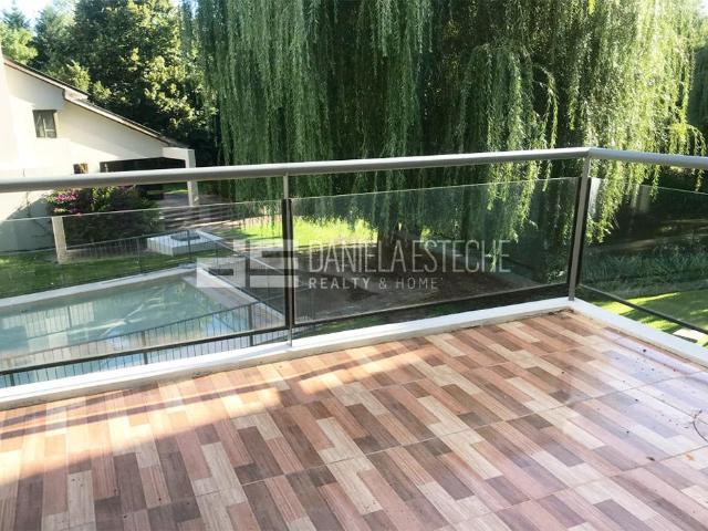 Daniela Esteche Realty & Home