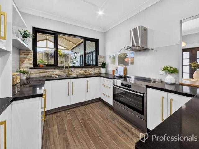 Daniella from Dianella Presents