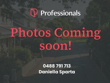 Daniella from Dianella Presents
