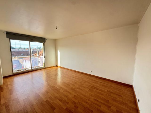 DANJOUTIN IDEAL INVESTISSEUR T3 avec balcon et place de pa