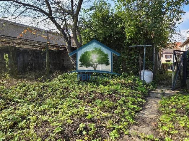 DANNEMARIE 68 Maison mitoyenne de 7 pièces avec grande grange et terrain constructible