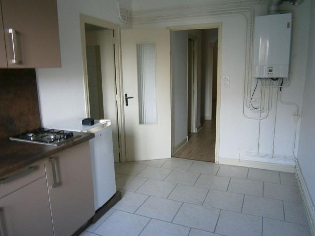 Dans belle maison, joli T1 entièrement rénové