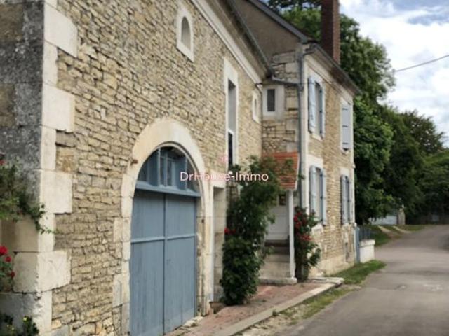 Dans bourg de Thury 89520