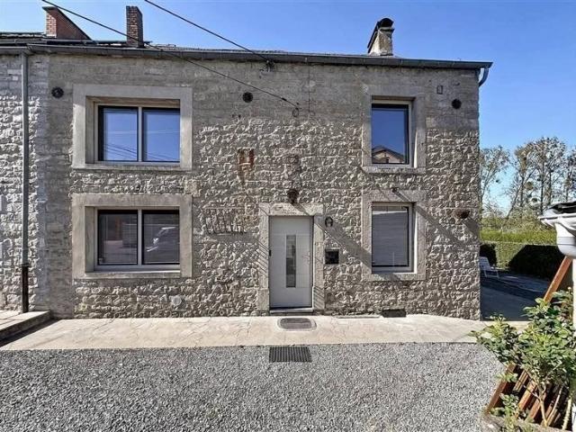 Dans cadre campagnard, coquette habitation 4 chambres avec