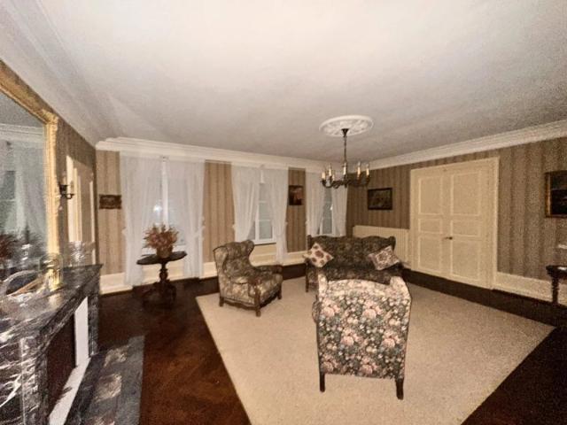 Dans ensemble immobilier un appartement de 127M²