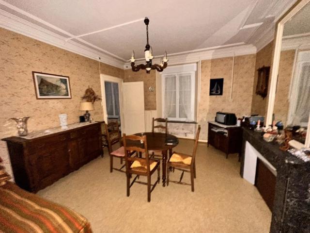 Dans ensemble immobilier un appartement de 127M²