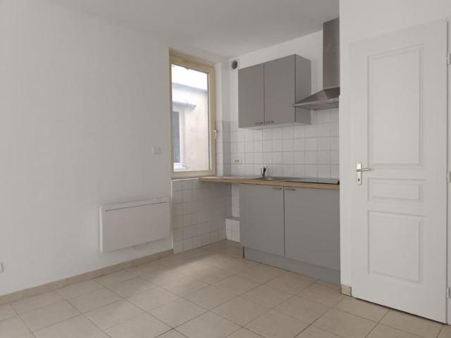 Dans immeuble calme et ensoleillé, beau T2 à louer !