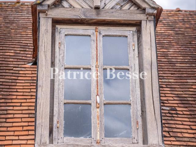 Dans le nord est de la Creuse, un ancien corps de ferme sur. 364m² Evaux les Bains