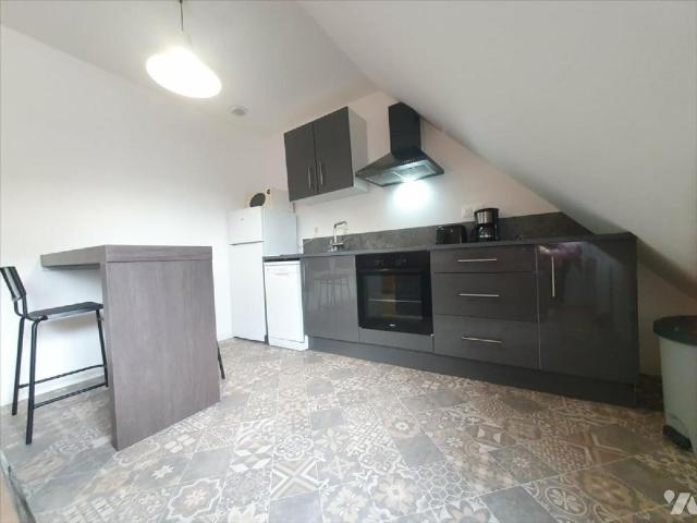 Dans le centre ville de FALAISE 14700, appartement meublé et entièrement équipé à louer. En.