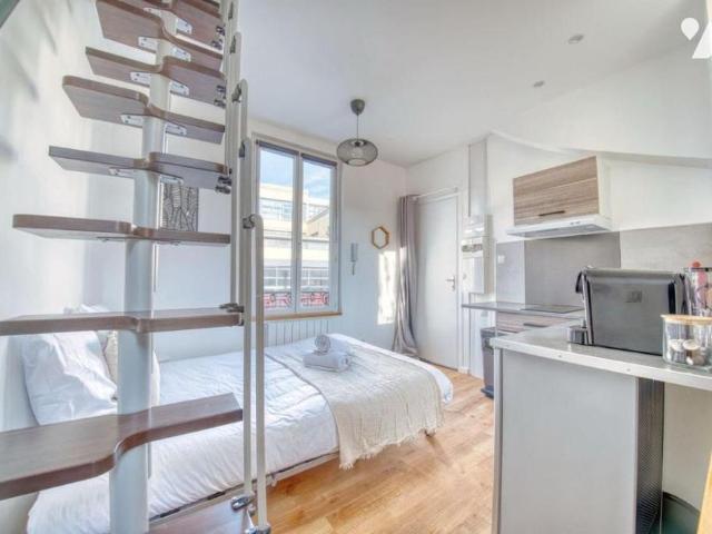 Dans le Centre Ville de REIMS, 4 rue Houzeau Muiron, Appartement récemment rénové comprenant.