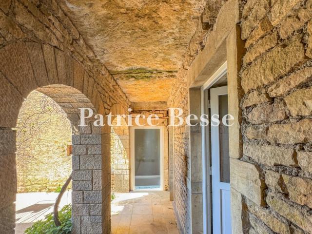 Dans le Charolais, dans un village proche de Saint Gengoux l. 110m² Saint Gengoux le National