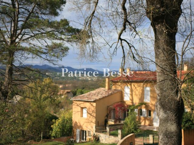 Dans le Faugérois au nord de Béziers, un domaine oenotourist. 450m² Faugères