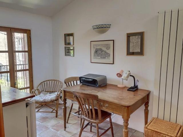 Dans Le Village.Tout Pour ux Terrasses.Trois Chambres Et Un. m² La Garde Freinet