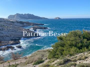 Dans le 8e arrondissement de Marseille, à l'entrée du parc n. 0m² Marseille 8ème