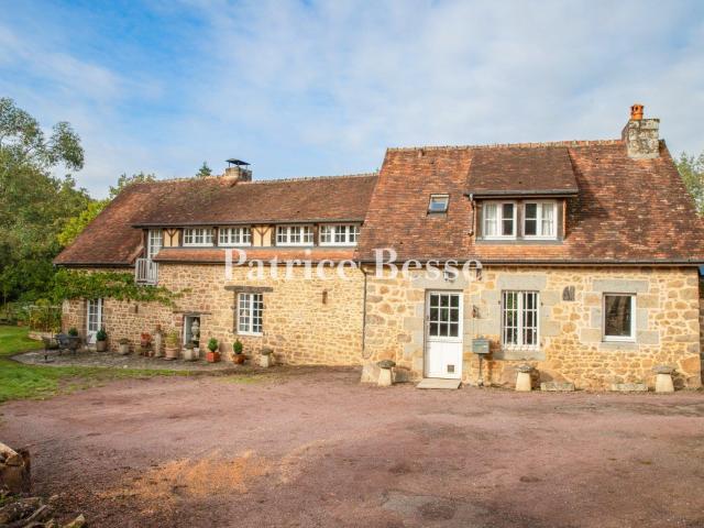 Dans l'Orne, aux portes de Bagnoles de l'Orne, un ancien ham. 280m² Bagnoles de l'Orne