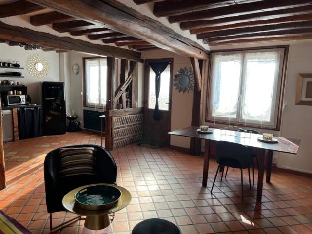 DANS PACY MAISON DE VILLE