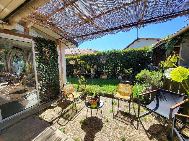 DANS QUARTIER RESIDENTIEL Charmante maison avec très joli. 90m² Condom