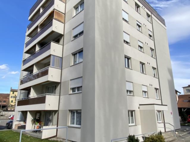 Dans quartier tranquille, joli appartement de 2 pièces avec balcon