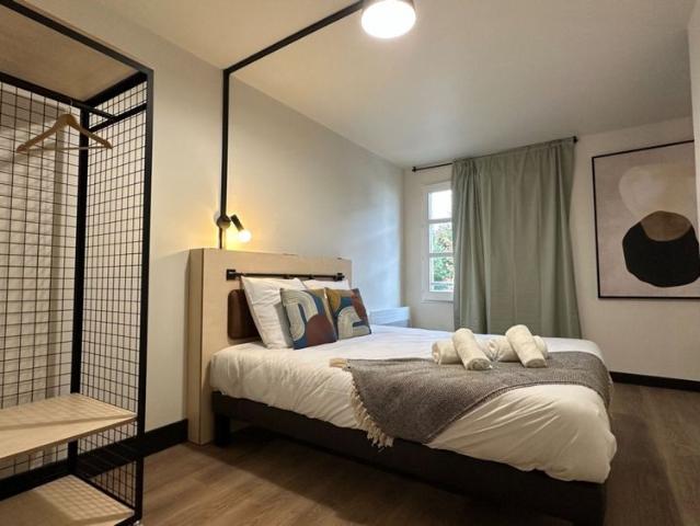 Dans résidence hôtelière, appartement meublé de 52 m2 Royalieu proche de l'ESCOM