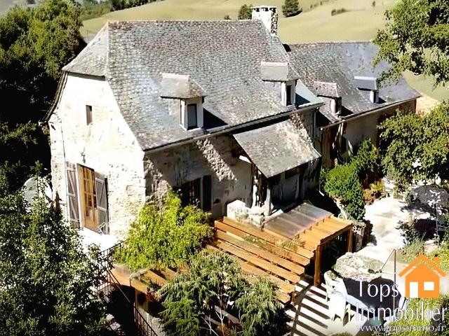 Dans un cadre calme, découvrez cette belle propriété pleine. 237m² Sanvensa
