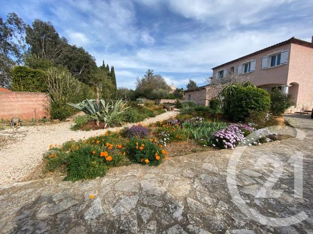 Dans un environnement confidentiel, en fond d'impasse et au. 242m² La Seyne sur Mer