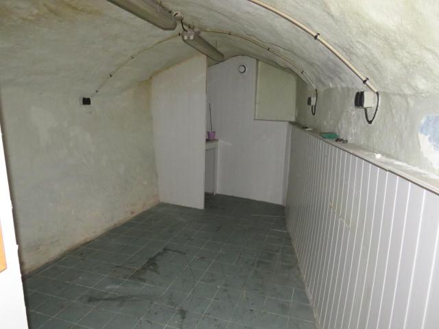 Dans un environnement très calme et au fond d’une impasse, une maison de bourg de 90 m² habitables au fort potentiel !