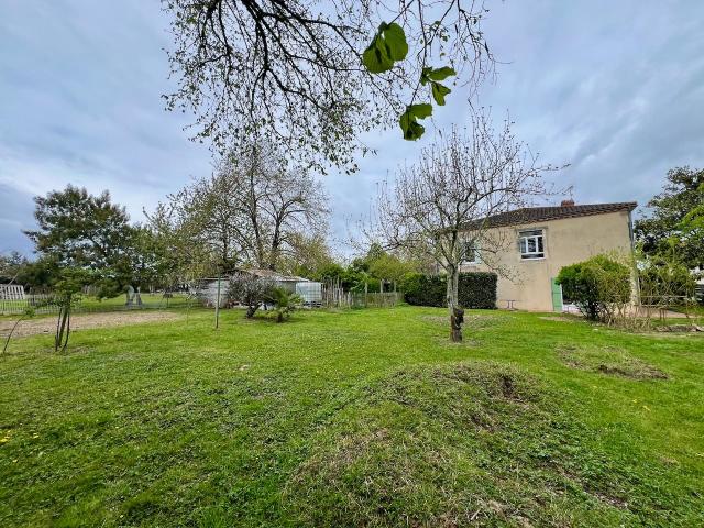 Dans un petit village du Lot et Garonne entre Villeneuve sur. 272m² Villebramar