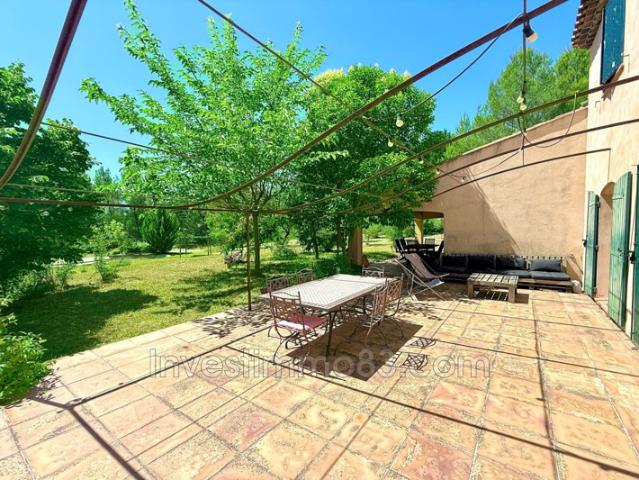 Dans un quartier recherché, magnifique propriété de 200 m² env