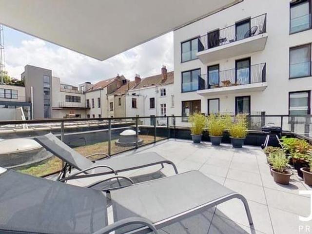 DANSAERT – 2 bedroom apartment + SOUTH facing terrace