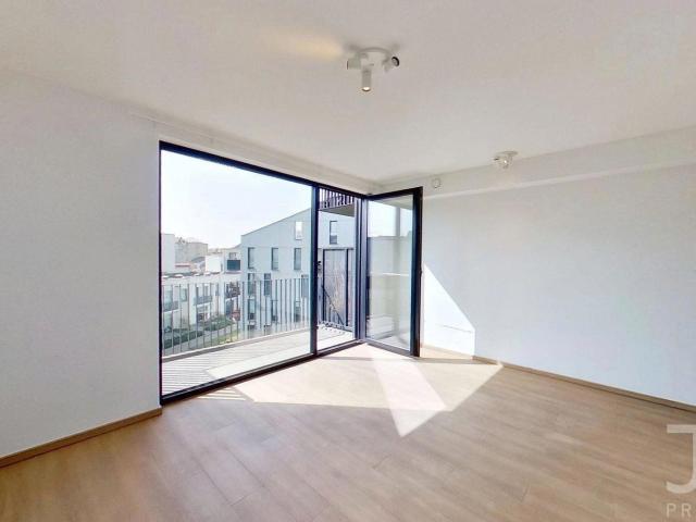 DANSAERT Apartment with terrace and parking