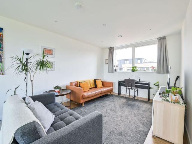 Danson Mews, Elephant And Castle, London SE17, 3 bed flat to rent, £5,000 pcm | PrimeLocation