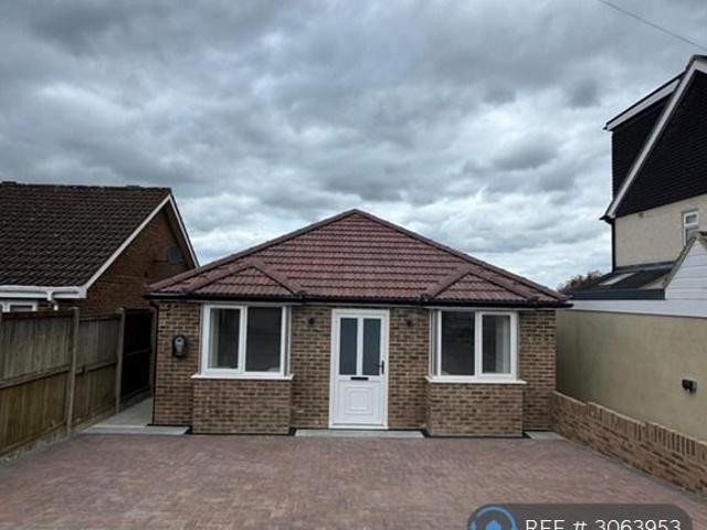 Danson Way, Gillingham, ME8 3 bed bungalow to rent £1,800 pcm £415 pw