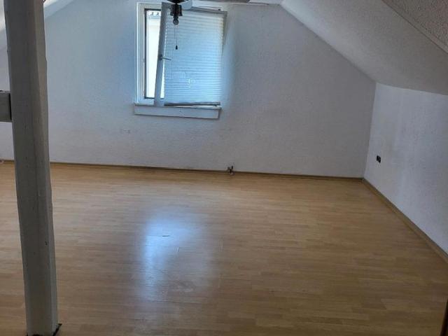 Dach geschoss Wohnung zur Vermieten