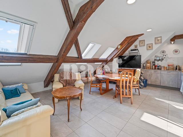 Dachbodenwohnung mit vier Zimmern zum Verkauf in Cottens