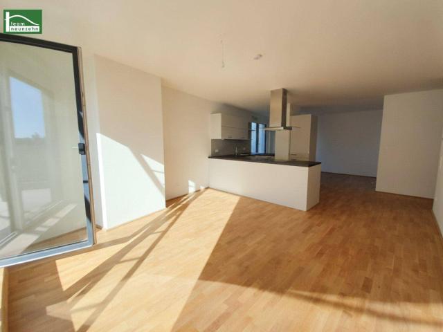 DACHGESCHOSSWOHNTRAUM geräumige 3 Zimmer Wohnung mit 60m2 Dachterrasse KARMELITERHOF