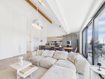 Dachgeschosswohnung mit 4 m Deckenhöhe, Terrasse und direktem Aufzugzugang
